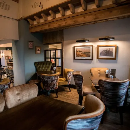 Cat & Lion Country Pub and Hotel