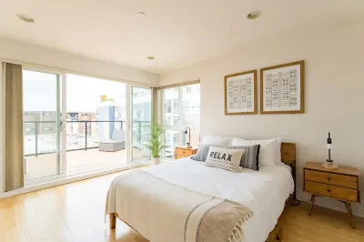 Walk to Space Needle from a Cap Hill Loft w/VIEWS Hotels in Capitol Hill