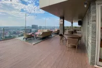 Cozy Studio Apartment at 21St Floor Warhol (W/R) Residences