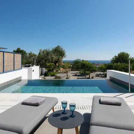 Kalathos Square Luxury Suites