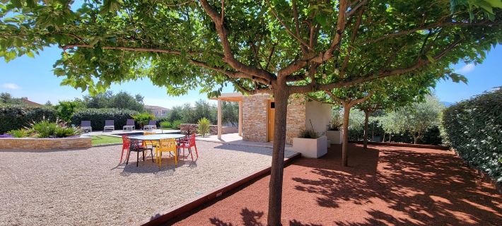 Villa Tropez โรงแรมในวาร์