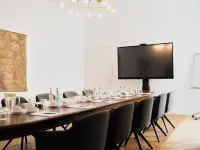 هوتل ليندينوفر Hotels near قلعة سبانداو