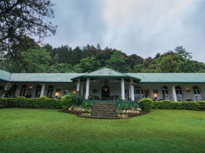 Kudaoya Bungalow by Lalan Leisure