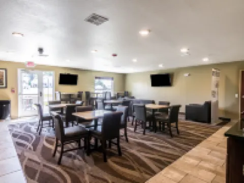 Cobblestone Inn & Suites - Barron Hotels in Barron County