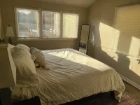 Downtown Marblehead 2brm/1.5bath w/ deck Hotels near Lighthouse Point