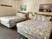 2 bedroom cottage 2.5 miles from Munising, MI and the Pictured Rocks Cruises.