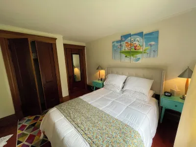 Jetson Suite at CrowNestFarm! Hiking and Wine Trails! Taughannock Falls State Park附近的飯店