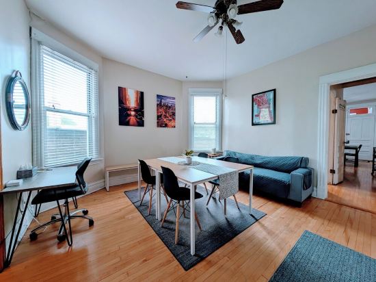 The Roscoe Village Brownstone