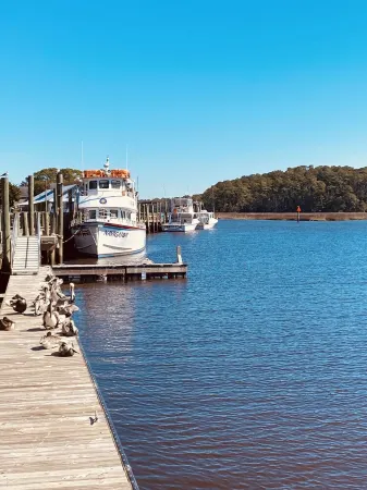 Beautiful and Spacious First Floor Sunset Beach Villa in Sea Trail! Bikes & Gear