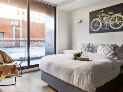 Modern & Cozy 2BR Apartment Close to Melbourne Uni