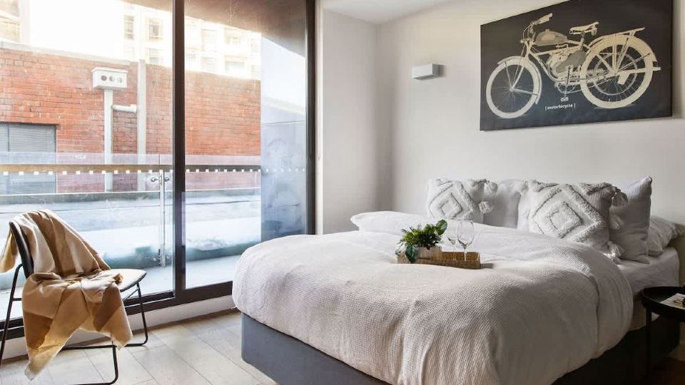 Modern & Cozy 2BR Apartment Close to Melbourne Uni