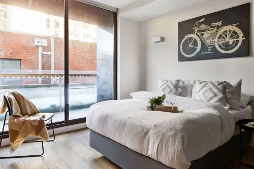 Modern & Cozy 2BR Apartment Close to Melbourne Uni