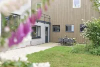 Spacious Villa with Garden - Villas