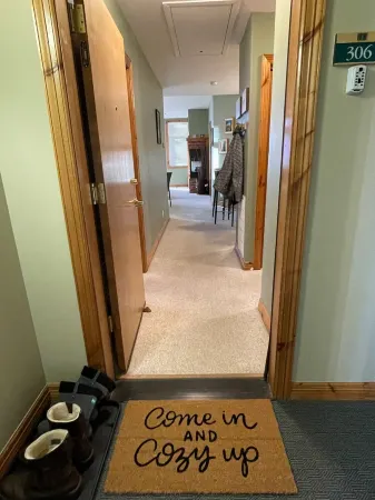 Quiet Top Floor Condo w/ Views. Walk to Dillon Marina & Amphitheater