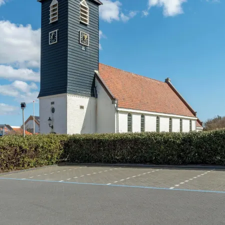 Cozy Holiday Home with Garden