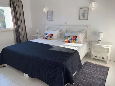 2 bed/2 bathroom apartment on the desirable Monte Dourado complex close to beach
