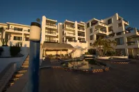 Tranquil and Relaxing Beachfront Condo with Exceptional Views!