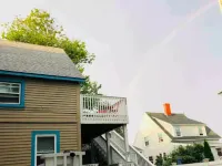 Lovely beachside two-bedroom apartment with sundeck