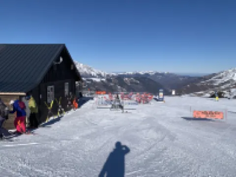 PEYRAGUDES - BACK ON SKIS - Sleeps 8