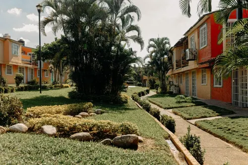 Family-Friendly Beach House - 5 min from the beach!