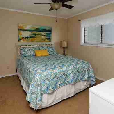 Beach Resort, Walk to the Ocean, Free Secure Wi-Fi in Building 1 Rooms