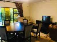 Stunning Private Apartment with a Beautiful Garden Oasis!