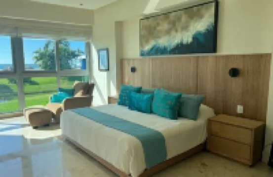 Luxurious newly renovated BeachFront Condo & Vidanta Membership