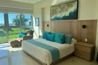 Luxurious newly renovated BeachFront Condo & Vidanta Membership