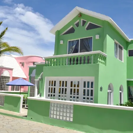 Villa Belvedere; Play Pool at The Beach!, Sleeps 8. Chef Available