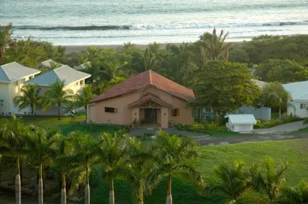 Custom Beach House in Guanacaste Costa Rica Отели в г. Плайя Асуль