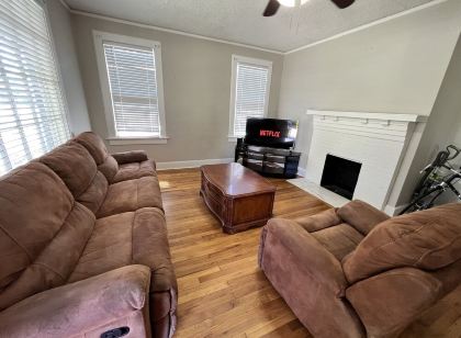 King bed, 1 Queen bed, 1 Double bed. Military Graduations and Long Stays Welcome