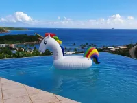 4bd 4.5 baths House and two private apartments. Beautiful views! Self check in!