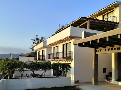 Beautiful Downtown Villa with Excellent Location!