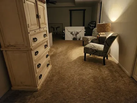 King bed Weatherford square