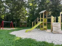 Apartments -Saaldorf WG 2, terrace and view of the reservoir