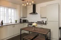 Charming 2 Bedroom Character Cottage