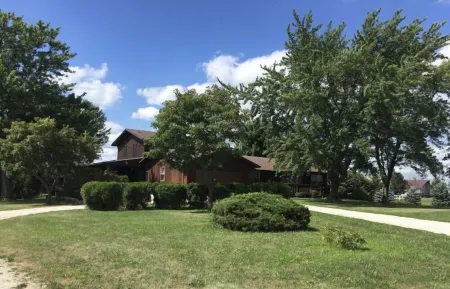 Private Lower Apt & Short Term Stay-Dog Friendly!!