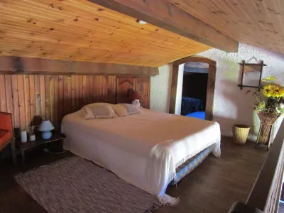 Half villa 200m from the beach with sea view.