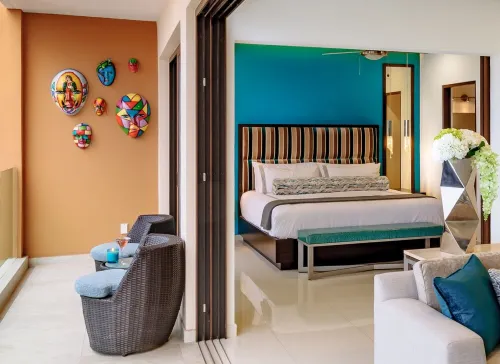 Nayri 501 - Ocean View - Wrap-around Balcony in Zona Romantica