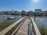 Coastal Comfort - A cute beach cottage!