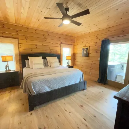 Hilltop Haven - Luxury Cabin w/ Mountain Views - Near NOC, Polar Express, Hiking