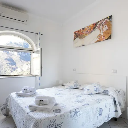 Stunning home with private parking included and views of Positano
