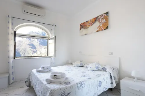Stunning home with private parking included and views of Positano