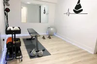 Perfect for large groups, lots of parking, 5BRs, Game Room, Fast Wifi