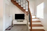 Serene Cozy Air Con Home in Fully-Secured Complex Hotels in Urdaneta City