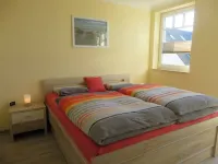 Stylish 3 rows App. up to 4 people + Toddler + wifi, 250 m to the Baltic Sea