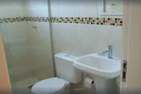 Near Praia do Forte wi-fi and garage! Quiet neighborhood! Less than 100 m from the beach! 카보프리우 호텔