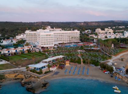 Cavo Maris Beach Hotel