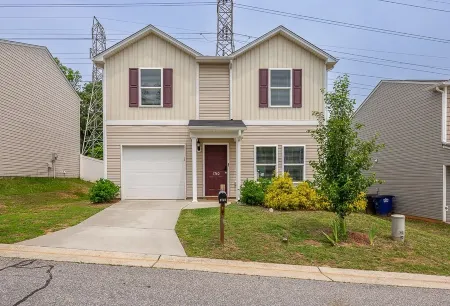 Southern Charm Meets City Comfort Отели рядом с достопримечательностью «Ханс Молл»