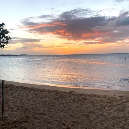 Luxury 5 Bedroom Home, 3 Minute Walk from the Beach Отели в г. Дорадо